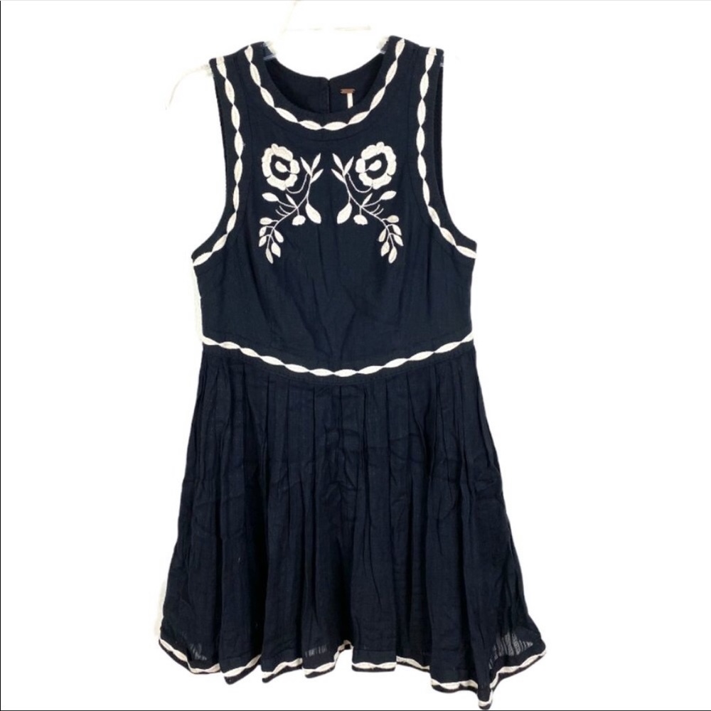 Free People Bird of a Feather embroidered Mini Dress Sz 4 boho black and white